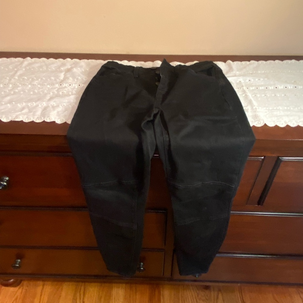 Women's black jeggings